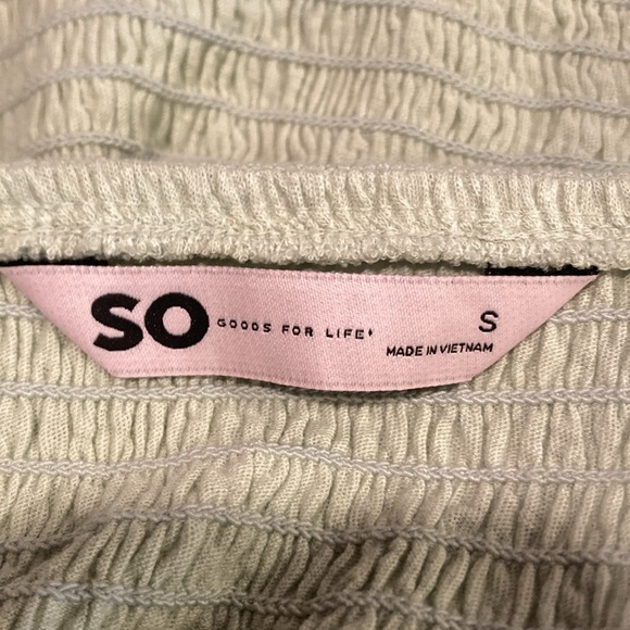 Small SO Brand Pale Green Smocked Crop Top - Picture 8 of 9